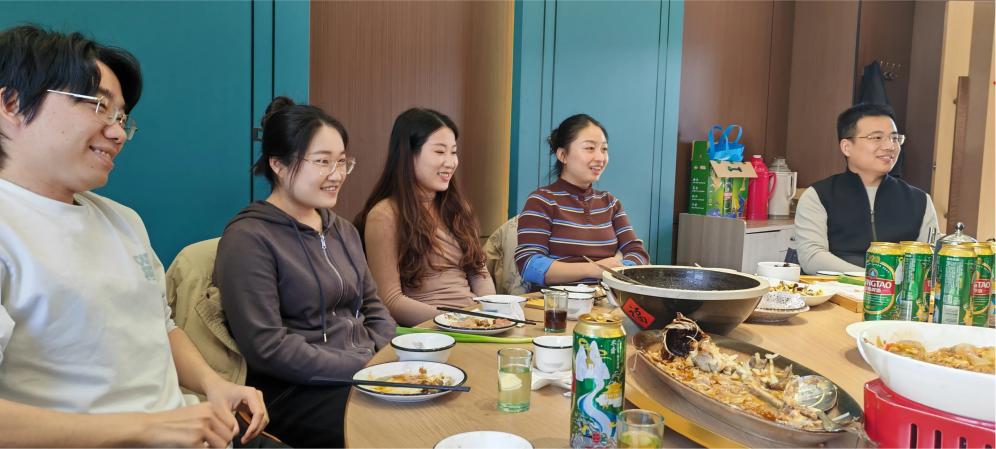 Bungkus Keceriaan Liburan lan Mbukak Kothak Wiwitan Anyar