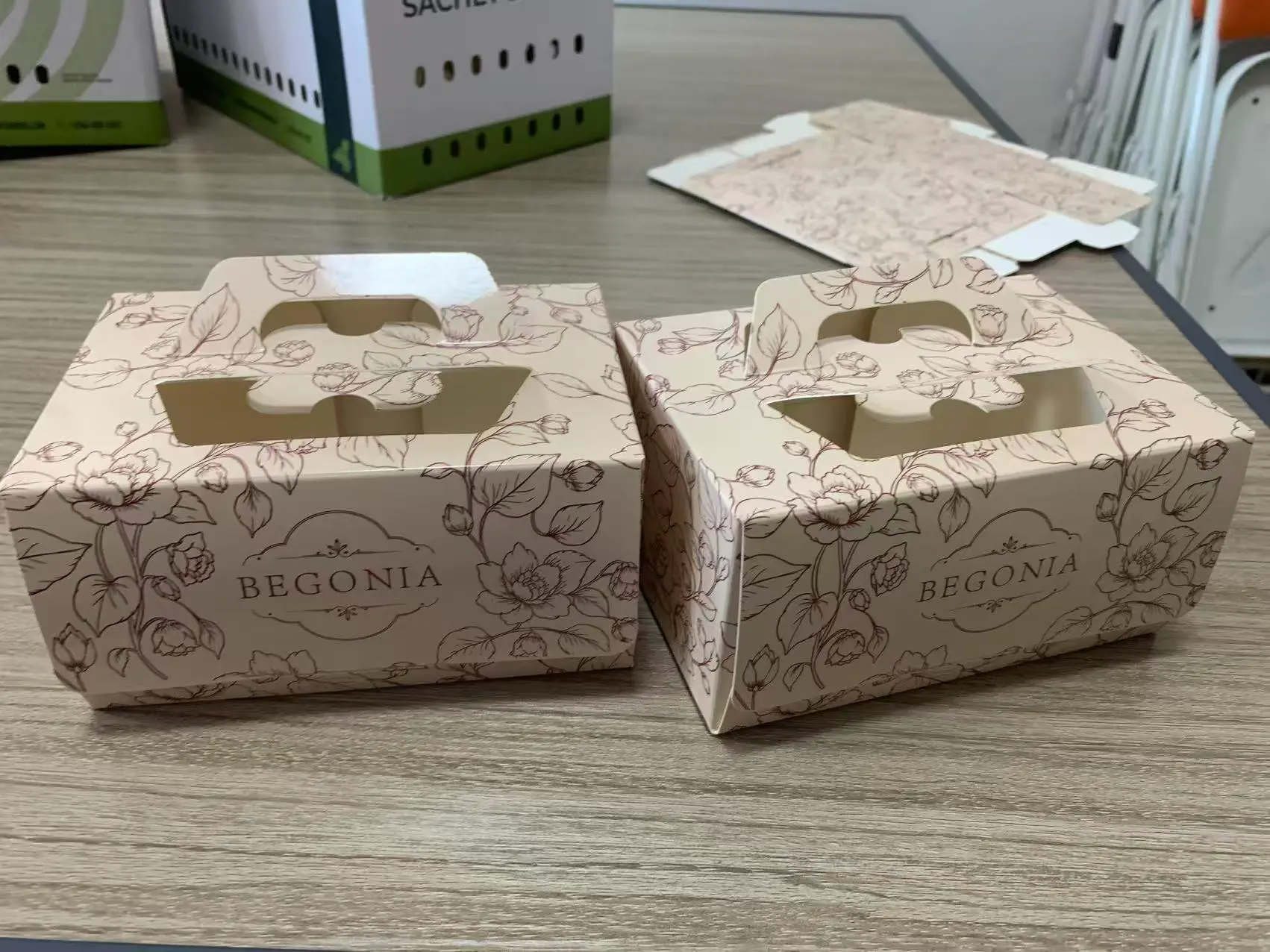 Sampel Kotak Kue Wis Dikirim